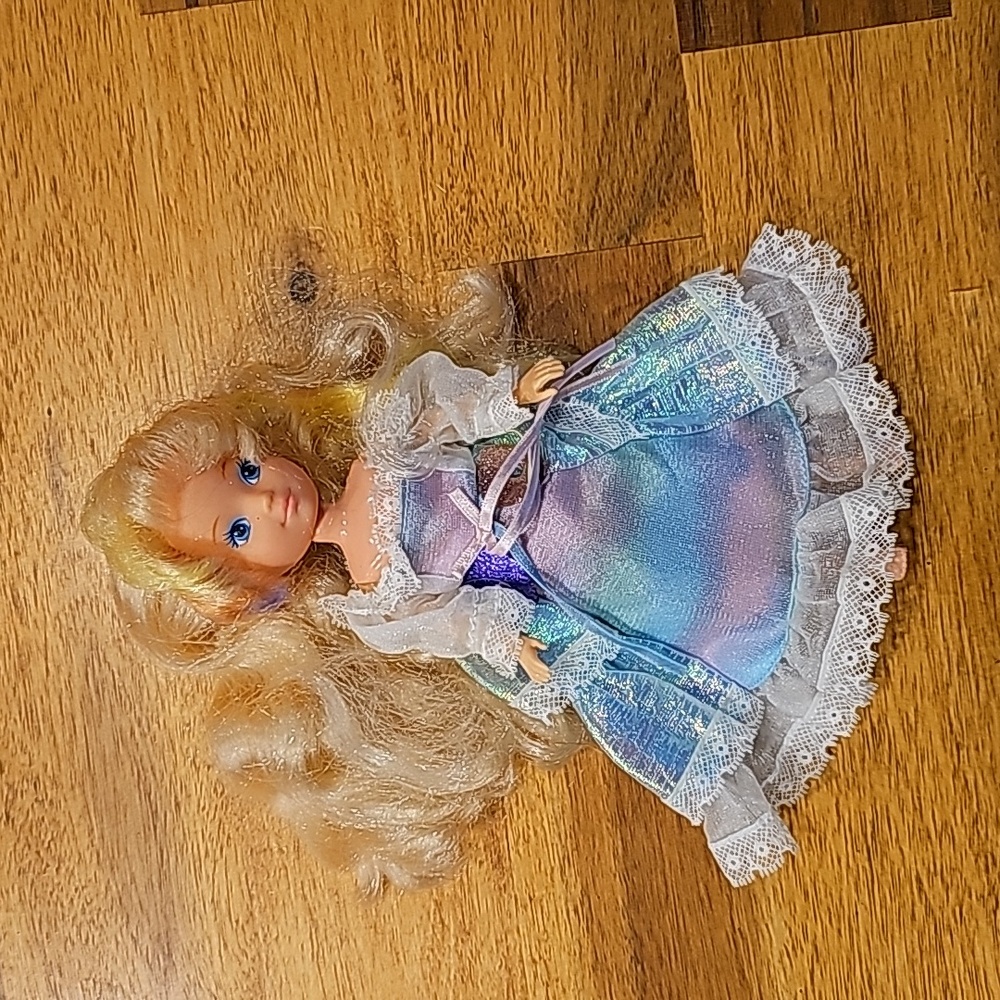 Vintage 1986 lady lovely locks doll